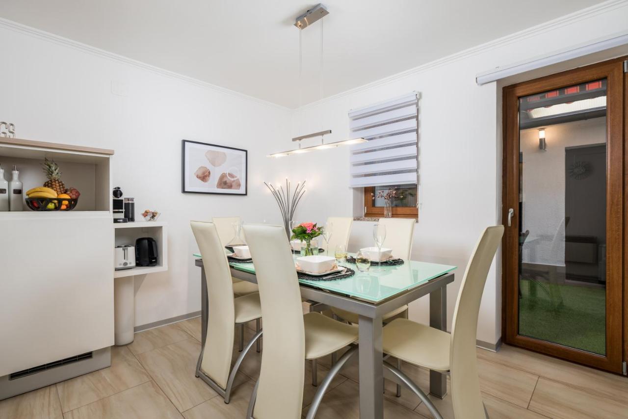 Appartamento Nobis Fiume Esterno foto